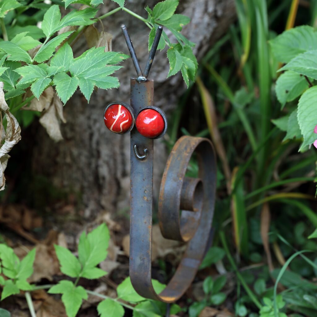 Fun Snail Steel Garden Ornament – Red Beard 5061098721739